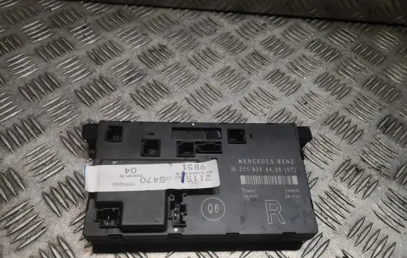 Mercedes-Benz E W211 Door control unit/module 2118200426 A2118200426