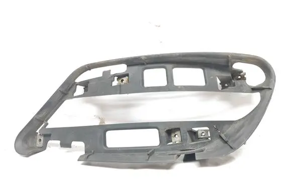Mercedes-Benz C W204 Fog light bracket A2048852914