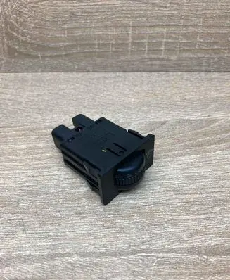 Toyota Avensis T250 Headlight level height control switch 208A04