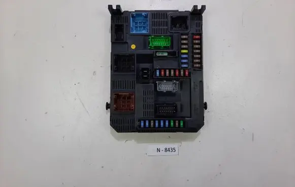 Peugeot 308 Comfort/convenience module 9807054180