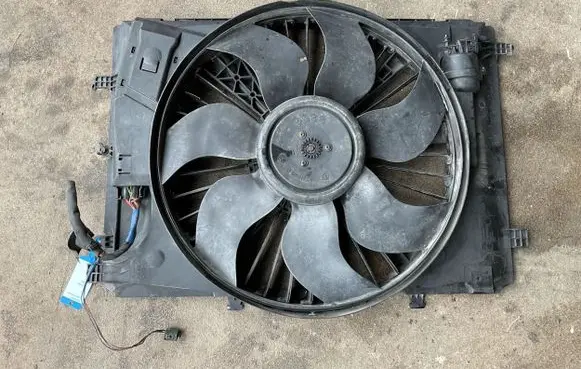 Mercedes-Benz E W212 Electric radiator cooling fan 0130307134