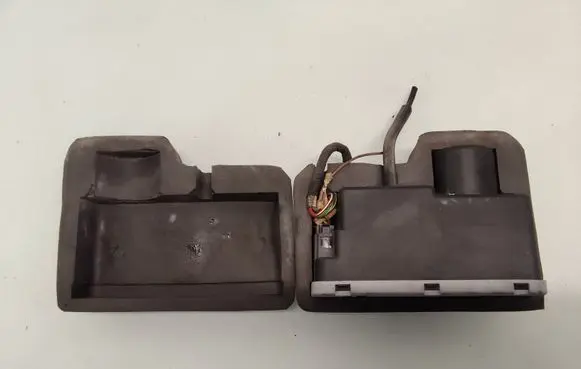 Volkswagen Golf III Central locking vacuum pump 1H0962257
