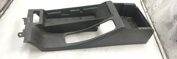 BMW 3 E46 Center console 8213680
