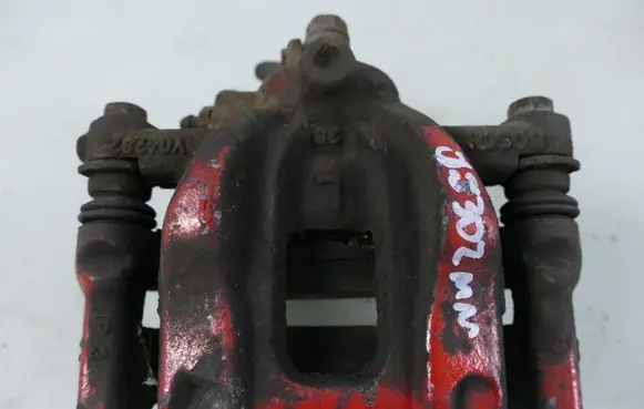 Honda CR-V Rear brake caliper