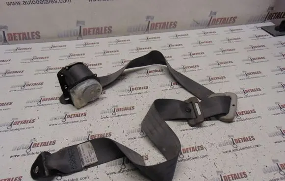 Mitsubishi Space Wagon Rear seatbelt