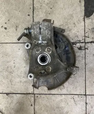 Volkswagen PASSAT B6 Front wheel hub
