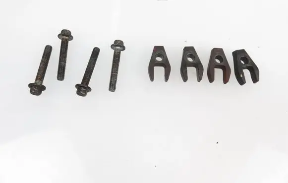 Chrysler Voyager Fuel Injector clamp holder