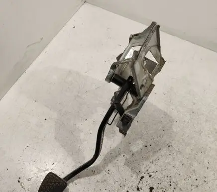 Opel Astra H Brake pedal