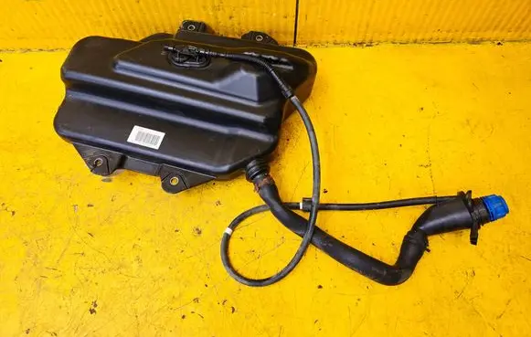 Mercedes-Benz V Class W447 AdBlue liquid reservoir A4474700115