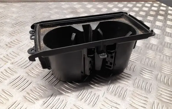 Cup holder front