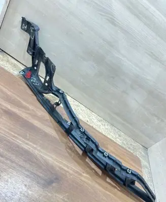 BMW X5 E70 Fender mounting bracket 7157990