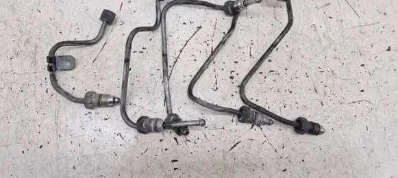 Fuel injector supply line/pipe