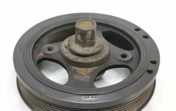Toyota Avensis T250 Crankshaft pulley 134080R011