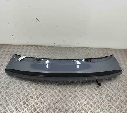 Porsche Cayenne (9Y0 9Y3) Tailgate trim 9Y3827204L 9Y3827204