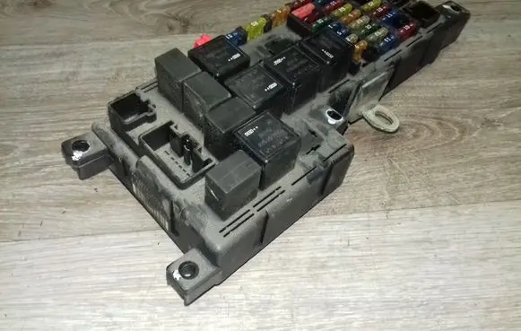 Volvo XC90 Fuse box set 518827001 8678449