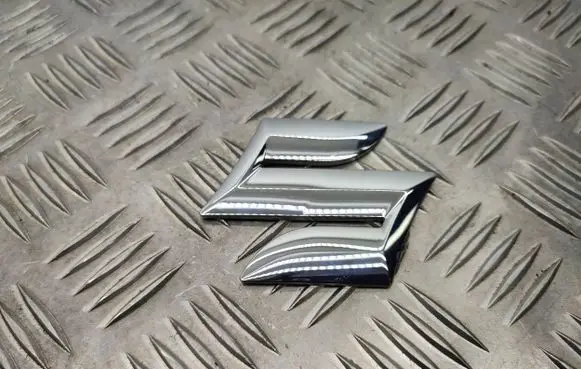 Suzuki Vitara (LY) Manufacturer badge logo/emblem 7781165J0