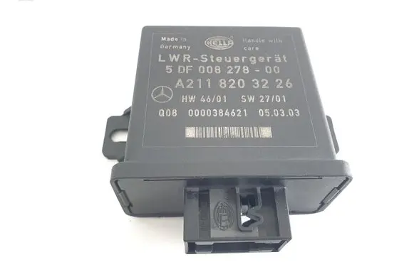 Mercedes-Benz E W211 Light module LCM A2118203226 5DF00827800