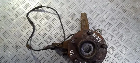 Hyundai Trajet Front wheel hub