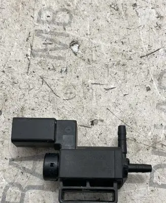 Audi A5 8T 8F Fuel tank valve 037906283C