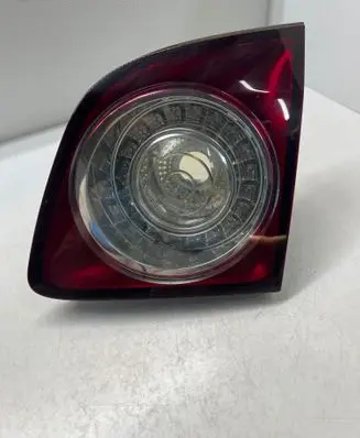 Tailgate rear/tail lights