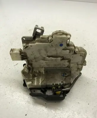 Audi A4 S4 B7 8E 8H Rear door lock 8E0839015AA
