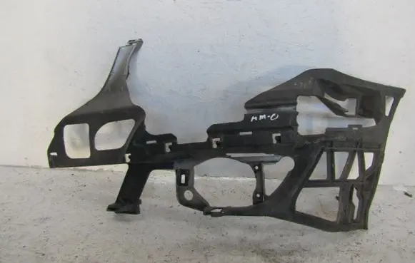 Mercedes-Benz E W211 Front bumper mounting bracket A2118800503
