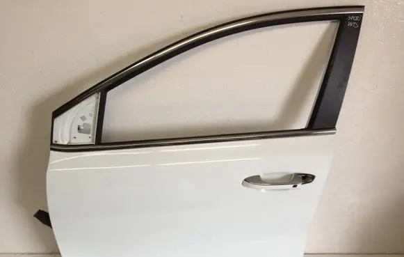 KIA Sportage Front door 