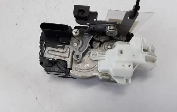 Volvo V40 Rear door lock 31301428