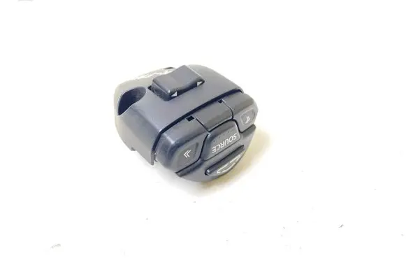 Multifunctional control switch/knob