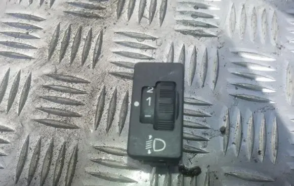 Toyota Aygo AB40 Headlight level height control switch