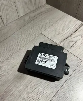 Audi A4 S4 B8 8K Hand brake control module 8K0907801E