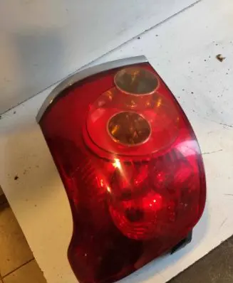 Toyota Avensis T250 Rear/tail lights RS102