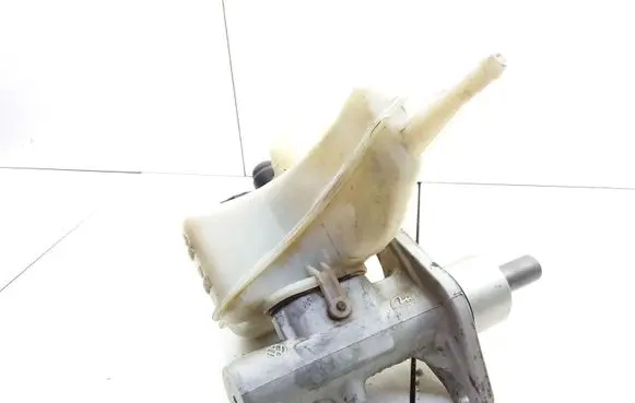 Master brake cylinder