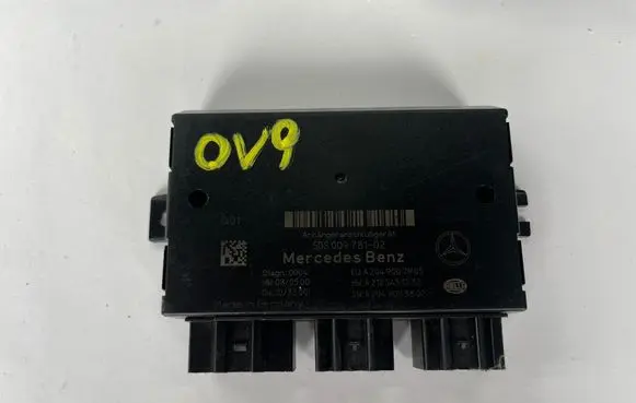 Mercedes-Benz C AMG W204 Tow bar trailer control unit/module A2049007905 5DS00978102 A2049023802