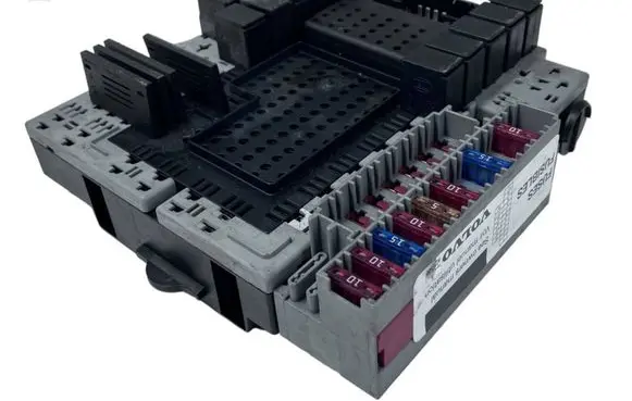 Volvo S60 Fuse box set 8645411 8645410 000000808353
