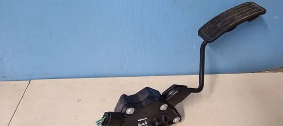 Subaru XV Accelerator throttle pedal 36010FJ000 1988007940