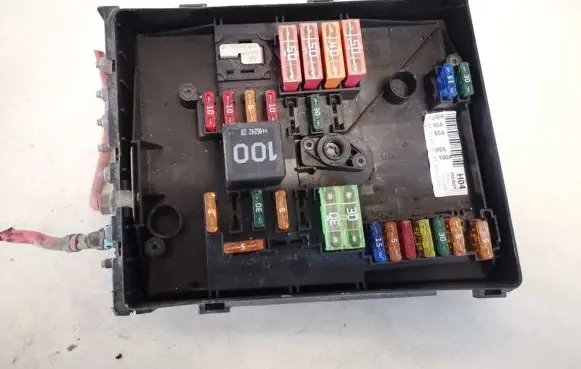 Volkswagen Golf V Fuse box set 1k0937125a