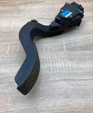 Audi A6 S6 C5 4B Accelerator throttle pedal 8D1723523G 6PV007770