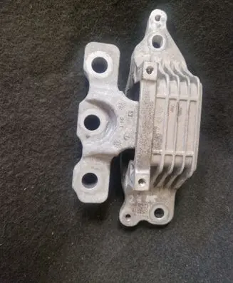 Buick Encore GX I Gearbox mounting bracket 