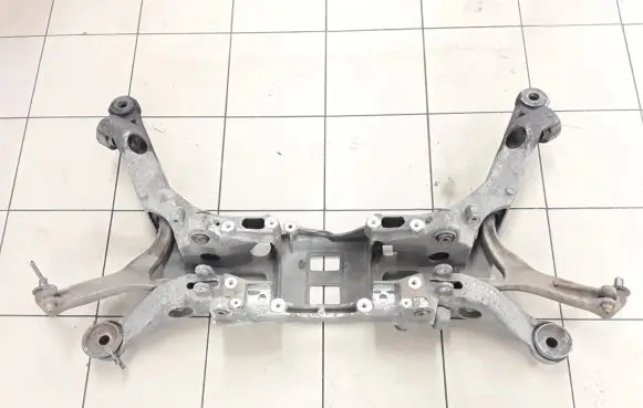 Volvo XC70 Rear axle beam 8250451