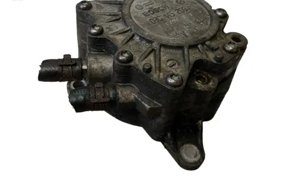 Volkswagen Touran I Vacuum pump 03G145209C V540 040707A