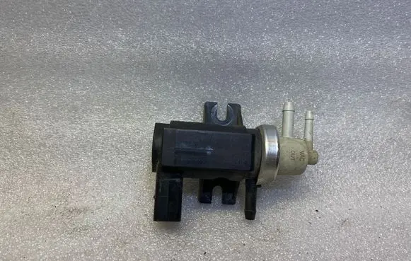 Audi A3 S3 8L Turbo solenoid valve 72290325