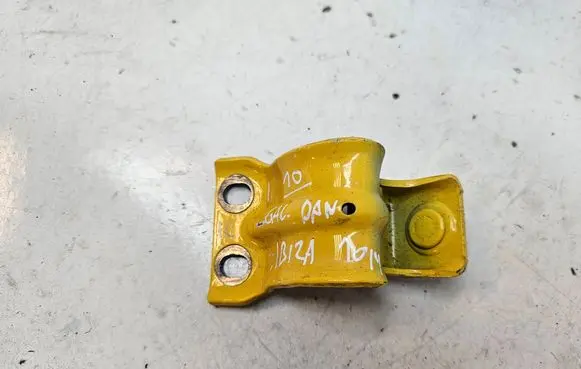 Tailgate/trunk/boot hinge