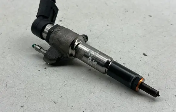 Volvo V50 Fuel injector 9802448680