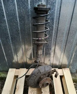 Volkswagen Touran I Front wheel hub spindle knuckle 1K0vwgroup777