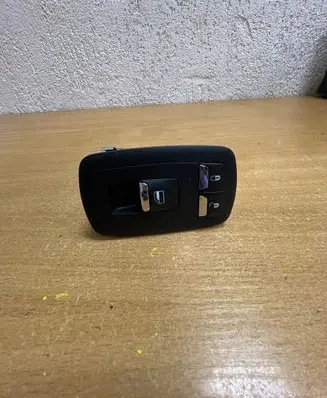 Maserati Levante Other switches/knobs/shifts 670025405 86390B