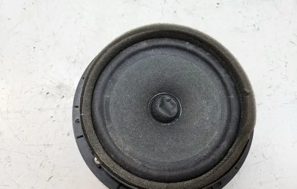 Suzuki SX4 Front door speaker