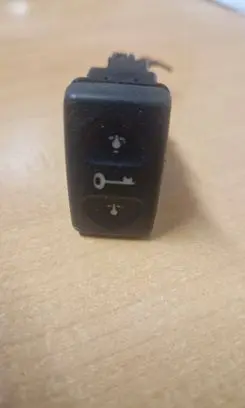 Land Rover Freelander Central locking switch button YUF101531LNF