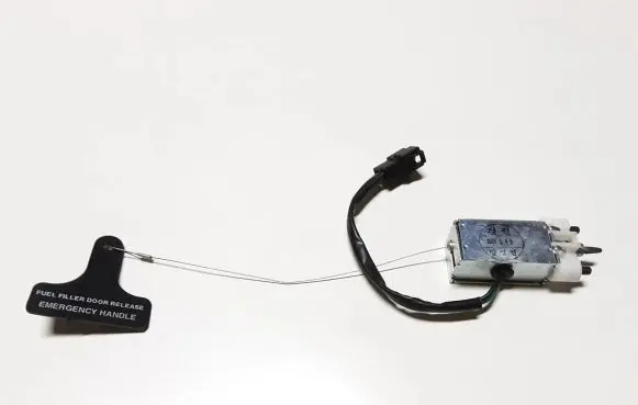 KIA Sorento Fuel tank cap lock 