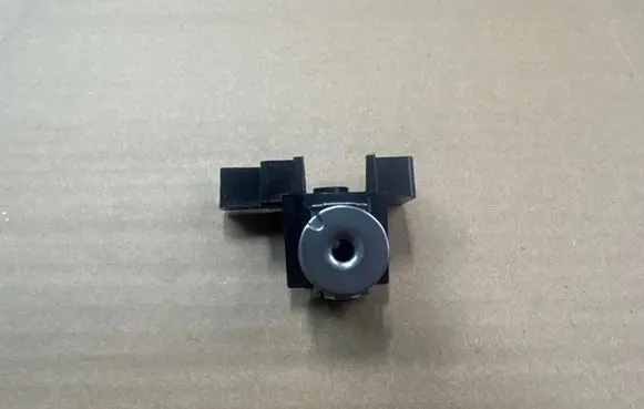 Volkswagen PASSAT B8 Headlight/headlamp mounting bracket 3G0998225